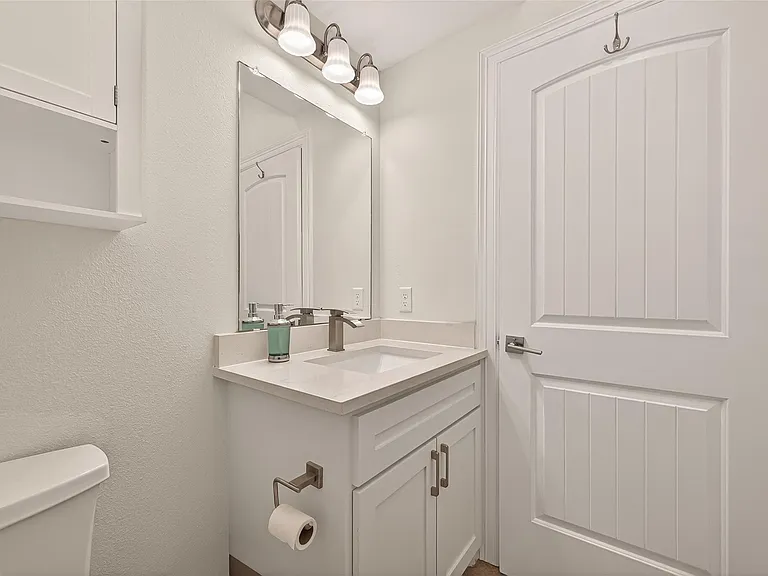 2211 Silverbonnet St — Photo 20
