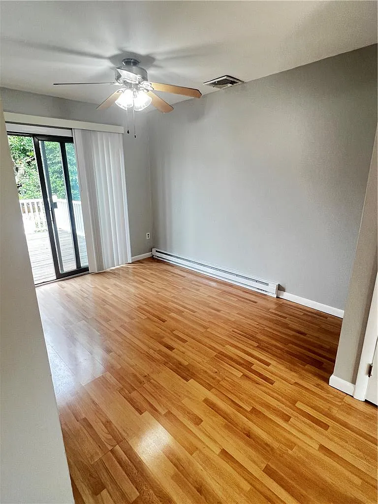 3 bed, 1.5 bath, 1116 sqft, $2,200 — Photo 4