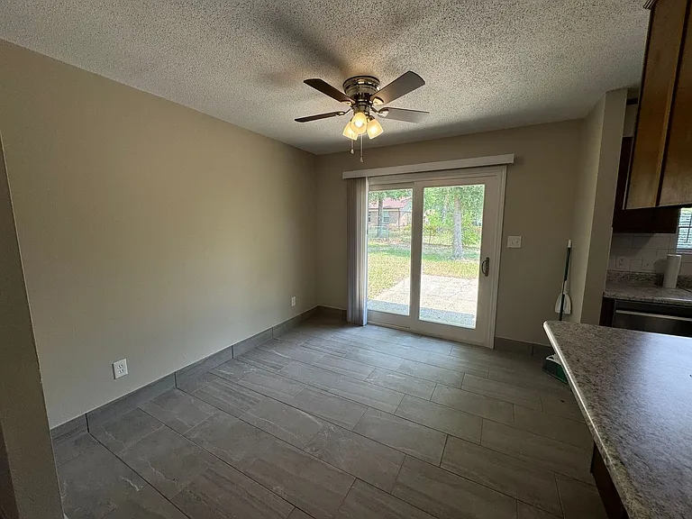 7823 Coronet Ln — Photo 6