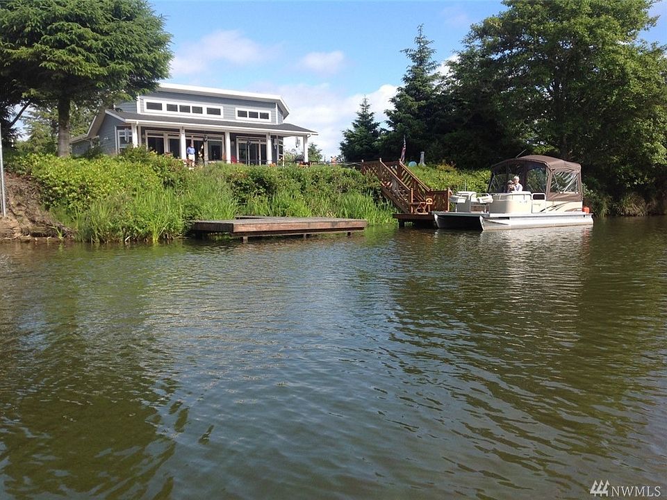 1st image of 301 Wildwood Ave SE