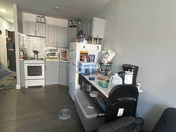 2nd image of 122 Avenue C APT 2