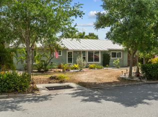 8711 SE Eagle Ave, Hobe Sound, FL 33455
