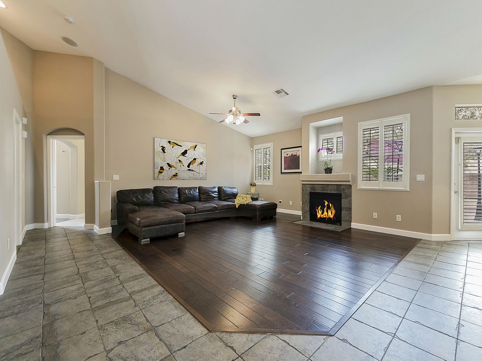 1st image of 10738 Vineyard Pass St