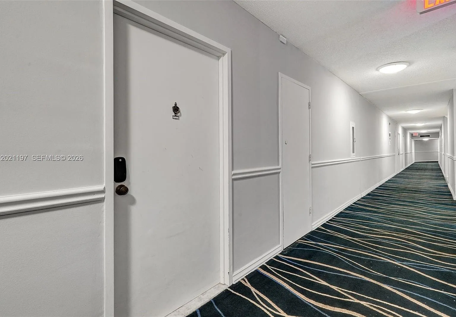 Sea Air Towers Condo — Photo 2