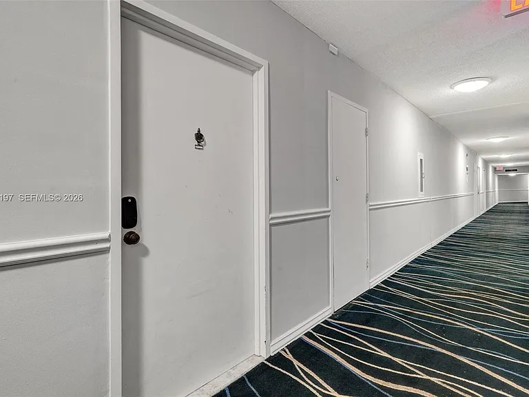 3725 S Ocean Dr #812 — Photo 2
