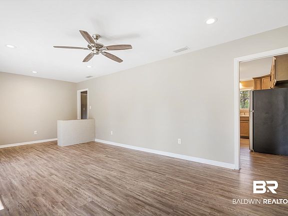 3rd image of 7070 Laverne Dr S