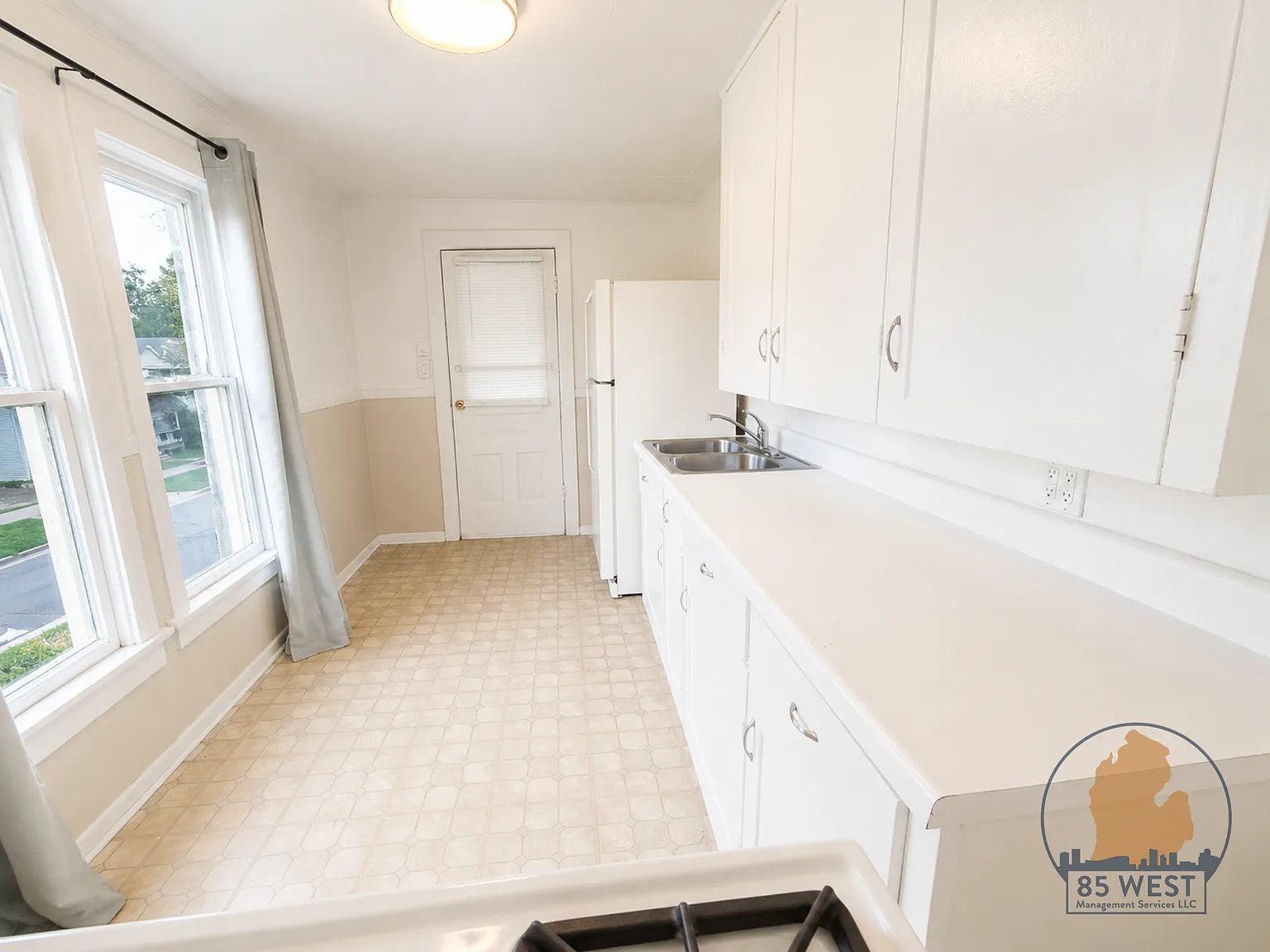 2 bed, 900 sqft, $1,200 — Photo 2