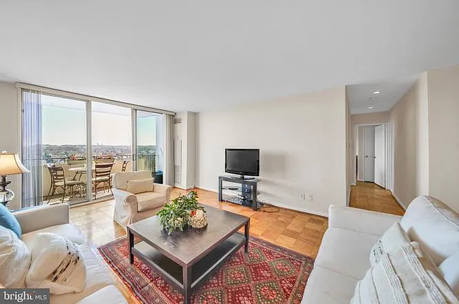 5101 River Rd #1904 — Photo 3