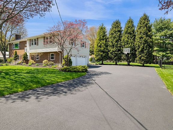 4th image of 31 Rustic Ln