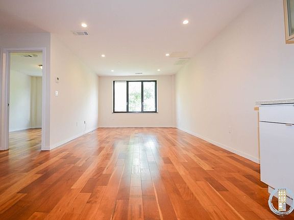 4th image of 472 Marcus Garvey Blvd #4