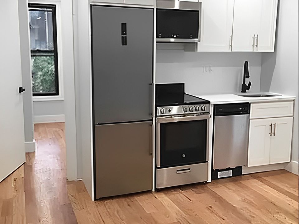 1st image of 223 Halsey St #2D