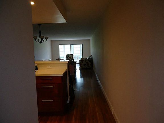 5th image of 4402 Martinique Ct APT C1