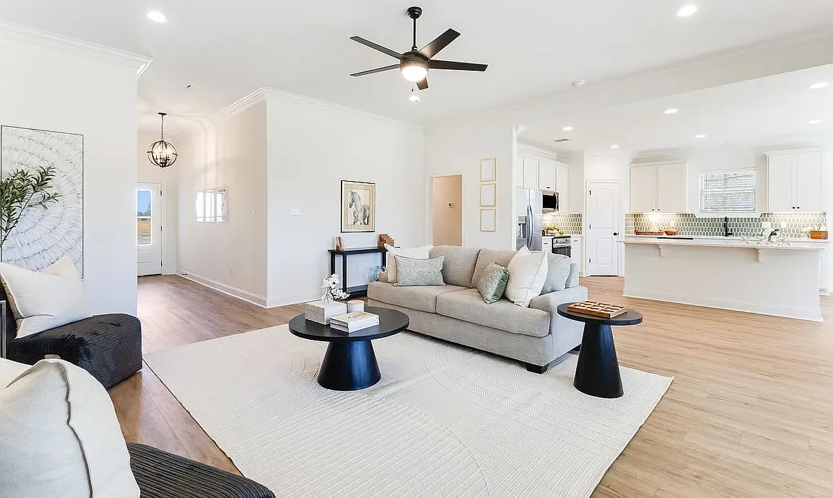 127 Aubree Cir — Photo 2