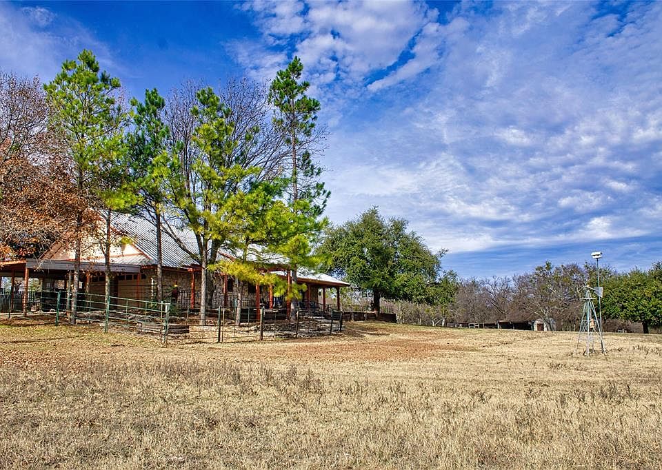 1st image of 501A McFarland Ln