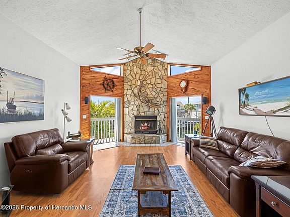 3rd image of 4290 Carlos Ct