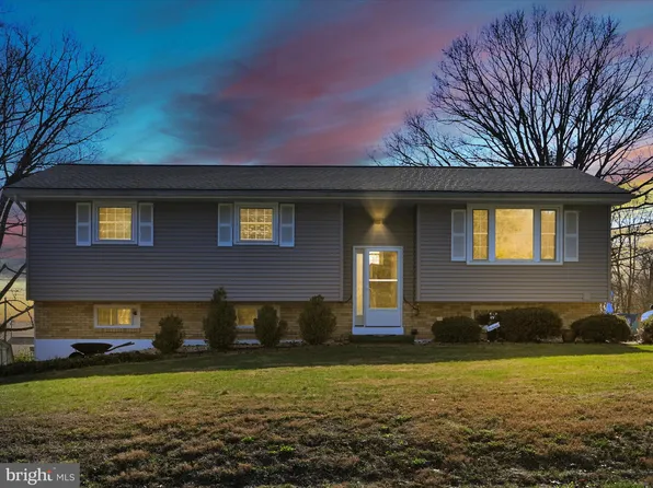1300 Old Bernville Rd, Leesport, PA 19533