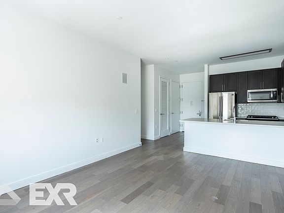 4th image of 152-09 88th Ave #743