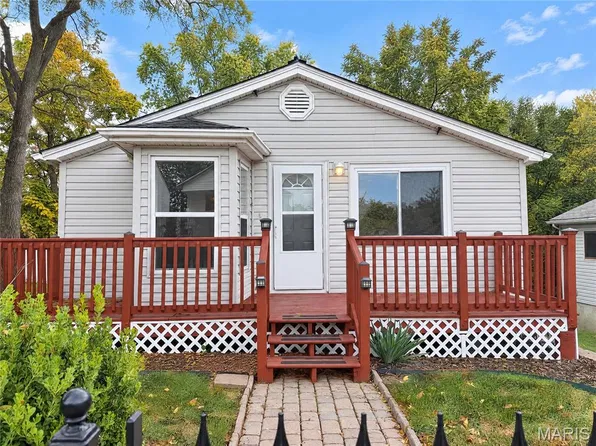4014 Birchwood Pl, Saint Louis, MO 63125