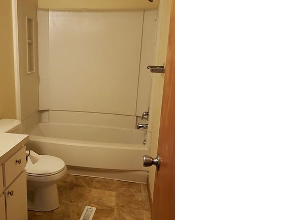 2nd image of 295 Hoyt Ave E