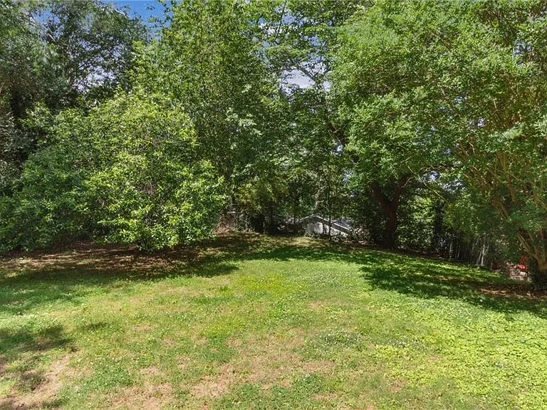 1682 Bridgeport Dr NE — Photo 22