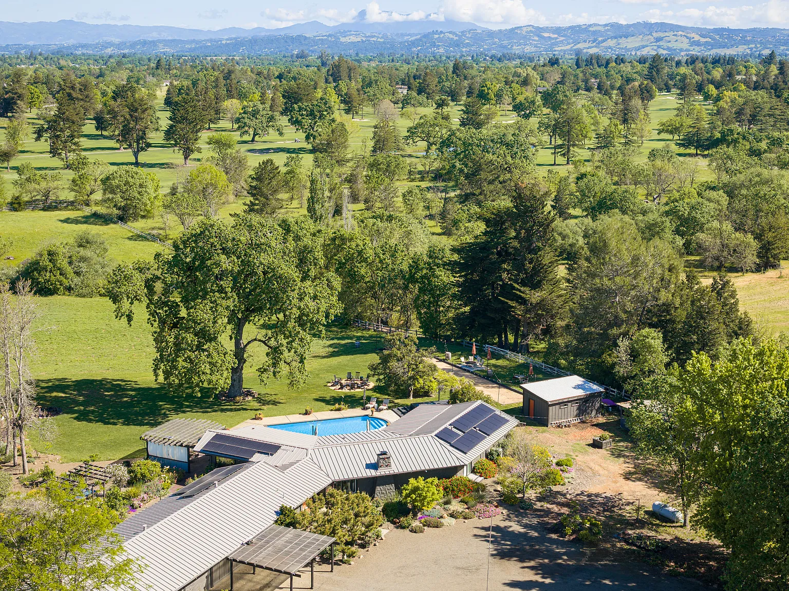 4 bed, 4000 sqft, $13,000 — Photo 3