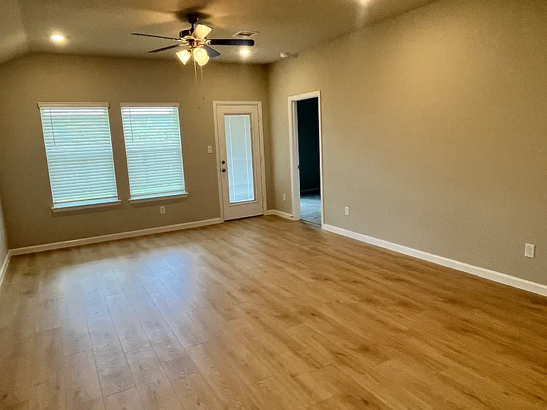 1146 Toledo Bend Dr — Photo 9