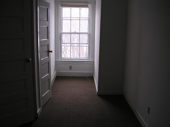 3rd image of 44 Franklin St APT 3A