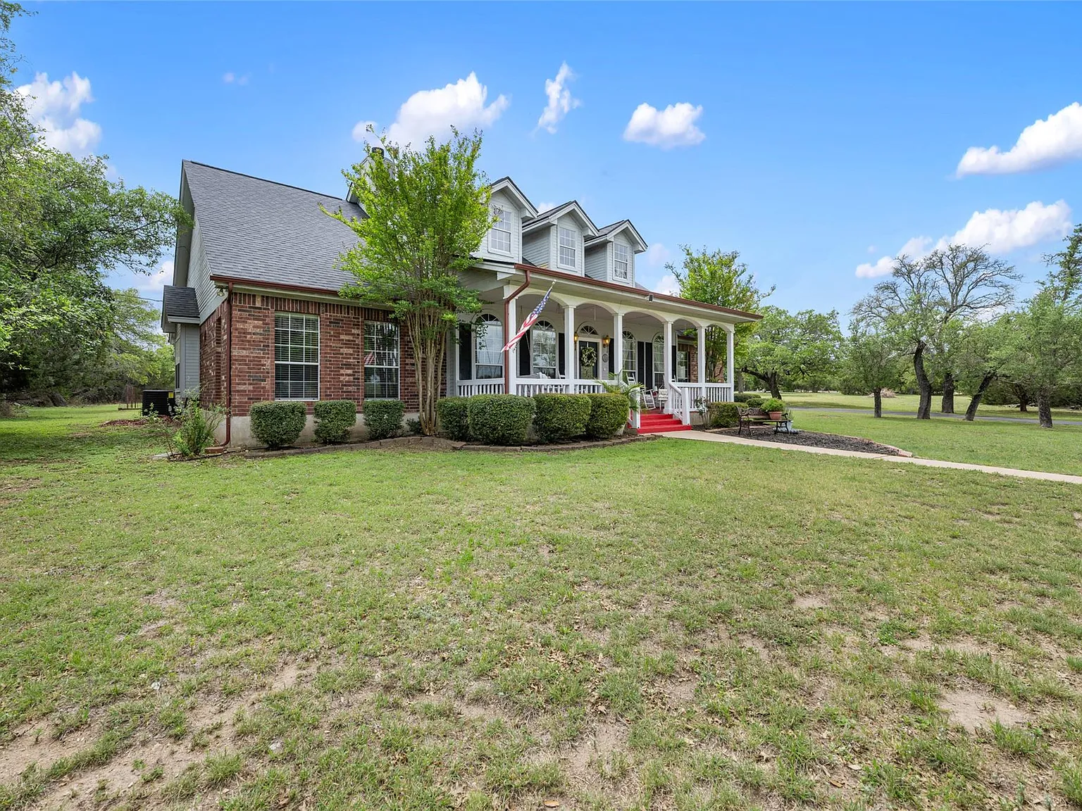 4 bed, 3.0 bath, 3424 sqft, $4,500 — Photo 1