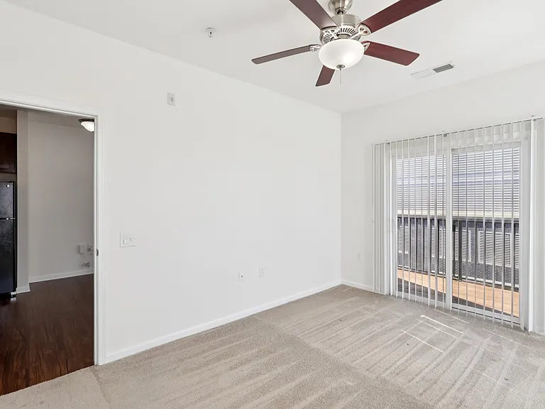 Catherine 36 Apartments — Photo 14