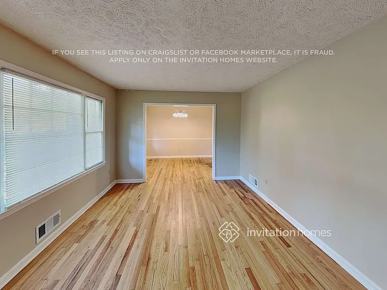 5676 Crestwood Dr — Photo 6