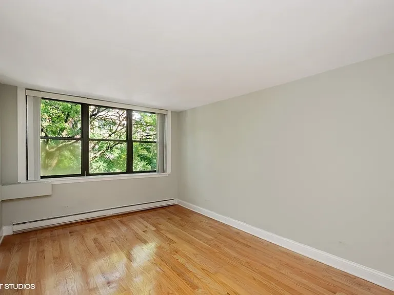 1446 N Dearborn St — Photo 26