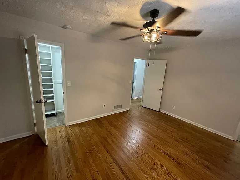 2423 Falcon Ct — Photo 9