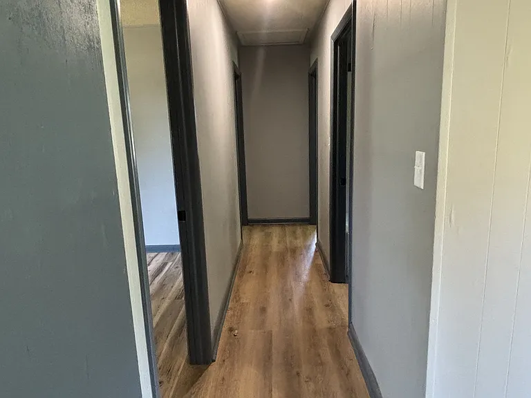 2702 W Commercial St — Photo 5