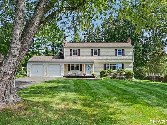 2nd image of 24 Quaker Ridge Road