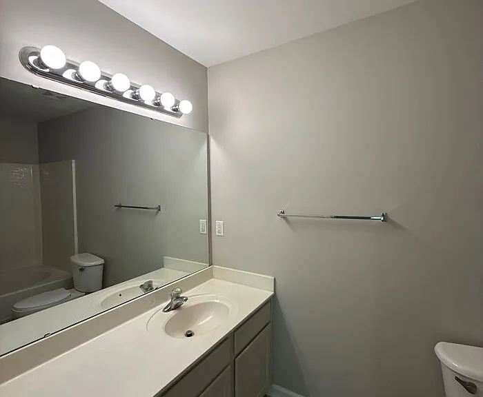 1207 Joannas Ct — Photo 11