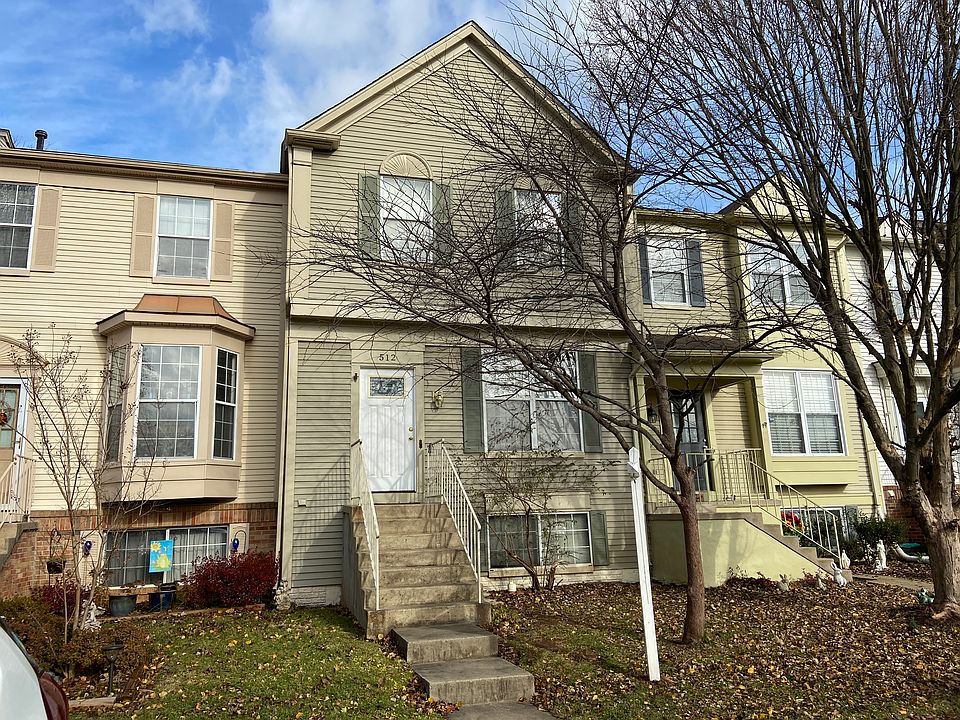 1st image of 512 Ginger Sq NE