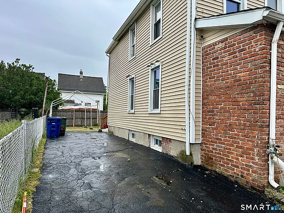 4th image of 62 Clifford St