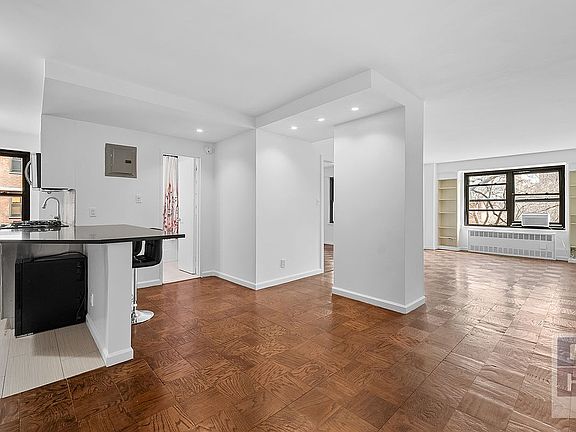 2nd image of 210 Broadway APT H307