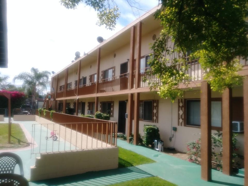 1379 W La Cadena Dr APT 6, Riverside, CA 92501 | Zillow