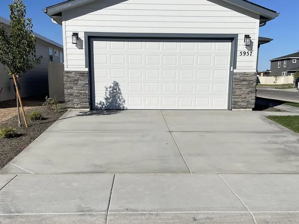 5957 N Static Line Ave, Meridian, ID 83646
