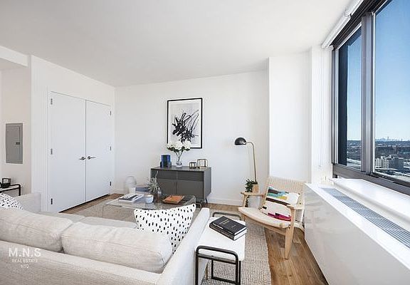5th image of 14736 94th Ave APT 21J
