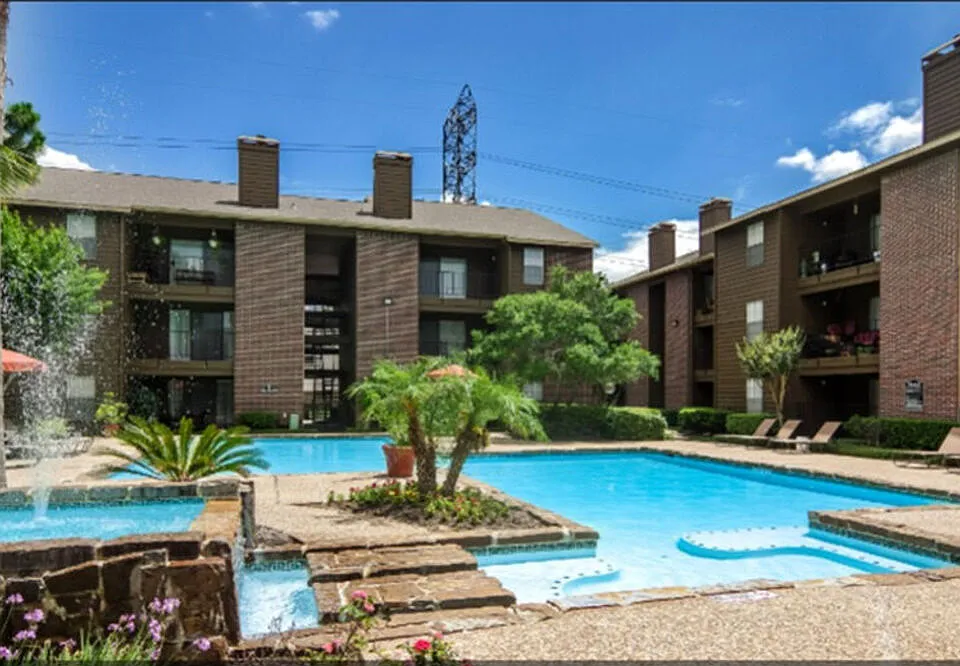Star Beltway 8 Apartments