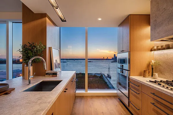 Sold by SERHANT. | media 29