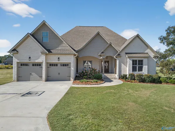 315 Caldwell Trl, Gadsden, AL 35901