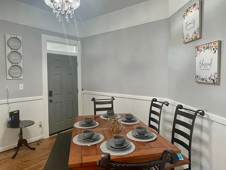 658 E Anderson St — Photo 5