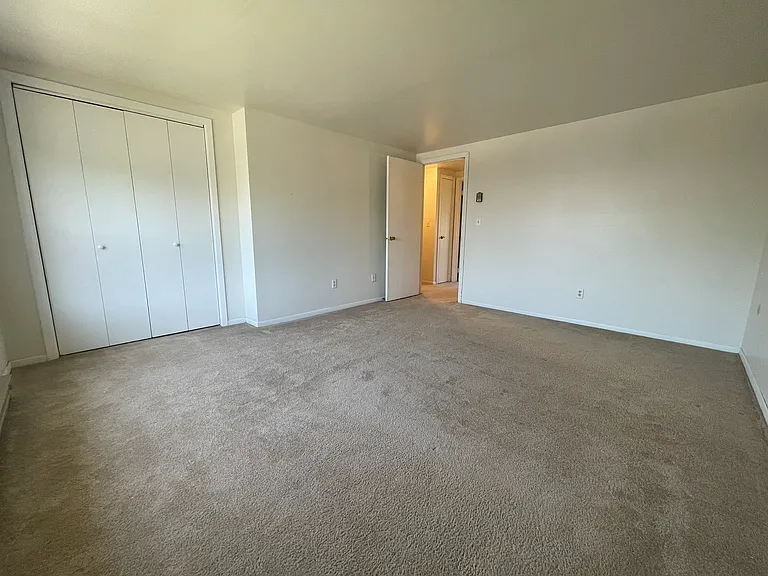 433 Cedarcrest Dr — Photo 6