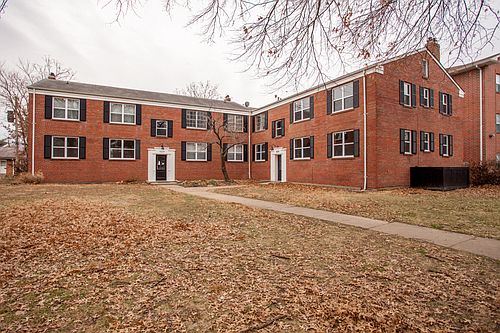 1st image of 6224 Sunshine Dr APT 1E