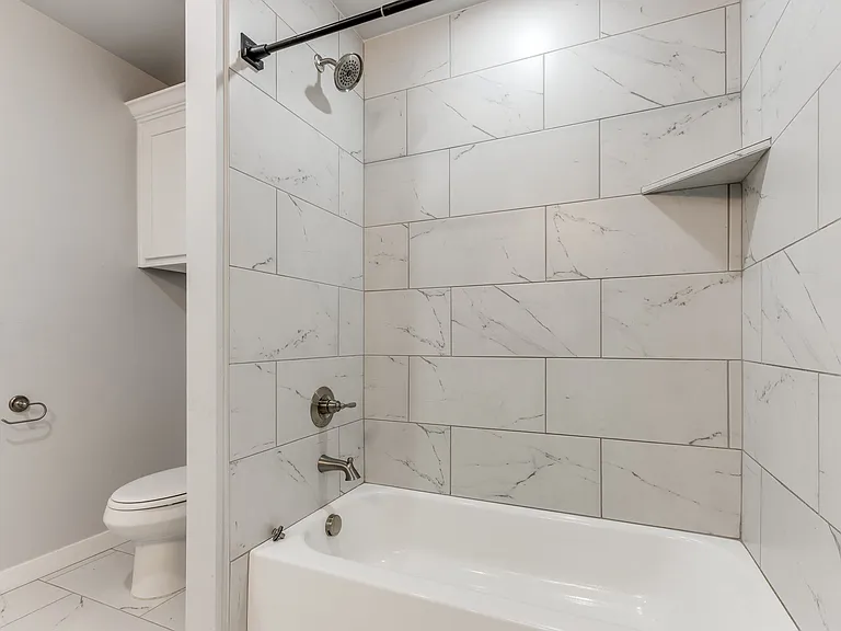 16421 Water Stone Way — Photo 33