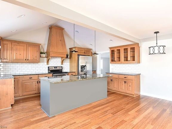 4th image of 6507 Mahoning Ave NW