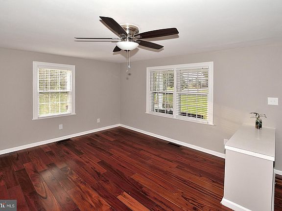 5th image of 1505 Woodside Dr
